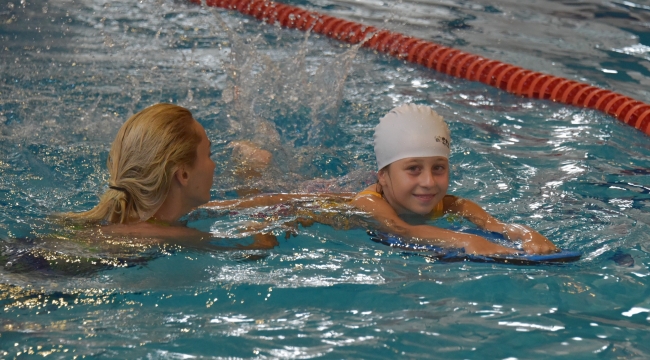 Yarı Olimpik Havuzda Yüzme Kursları Başladı