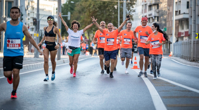 9 Eylül İzmir Yarı Maratonu'na rekor katılım