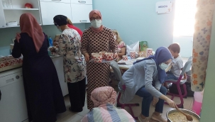 Ak Parti kadın kollarından aşure etkinliği