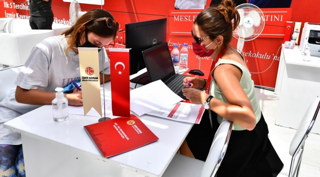 Büyükşehir tercih döneminde de gençlerin yanında