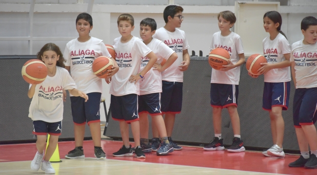 Geleceğin Basketbolcuları Aliağa'da Yetişiyor