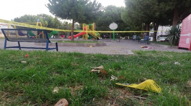 İzmir'de parkı kana buladılar: 1 ölü, 3 yaralı