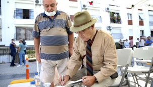 Karşıyaka'ya Yaşar Aksoy Kitaplığı