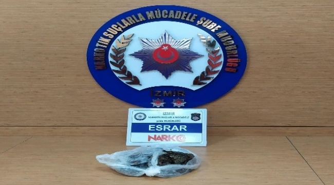 Adnan Menderes Havalimanı'nda uyuşturucu operasyonu: 1 gözaltı