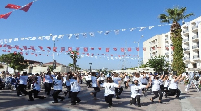 Alaçatı ve Çeşme'nin kurtuluşu coşkuyla kutlandı