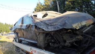 Aliağa'da Trafik Kazası : 1ölü 2 yaralı 