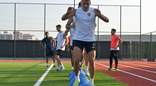 Aliağaspor FK Lige Şampiyonluk Parolasıyla Hazırlanıyor