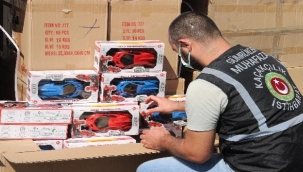 İzmir'de 10 bin 330 adet gümrük kaçağı oyuncak ele geçirildi