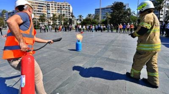 İzmir İtfaiyesi'nden nefes kesen tatbikat