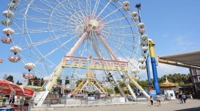 İzmirliler lunaparkı geri istiyor