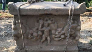 Roma dönemine ait lahiti satmaya çalışırken suçüstü yakalandılar