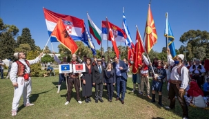 Soyer, "Dünya barışına İzmir'de ses veriyoruz"