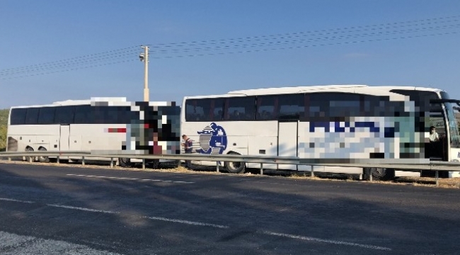 Yolcu otobüsü ve minibüste göçmen sevkiyatı jandarmaya takıldı