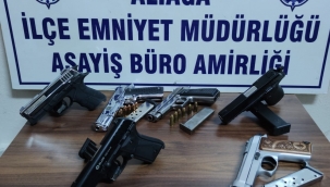 Aliağa'da çok sayıda ruhsatsız silah ele geçirildi