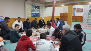 Aliağa Hür Dava Partisi'nden "Sabah Namazı ve Gençlik Buluşması"