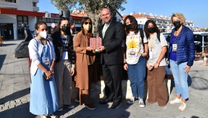 BEŞ YABANCI ÜLKEDEN ÖĞRENCİLER FOÇA'YI GEZDİLER