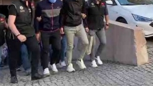 İzmir'de 22 FETÖ şüphelisinden 3'ü tutuklandı