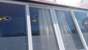 Pompalı tüfekle kafeye ateş açtı