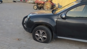 Menemen'de bir gecede 37 aracın lastikleri kesildi