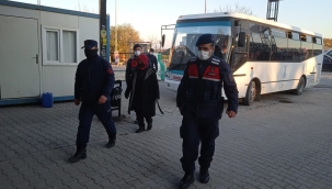 Dikili açıklarında teknede yakalanan FETÖ şüphelilerinden 26'sı tutuklandı