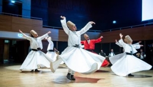 İzmir'de Mevlânâ Celaleddin-i Rumi'yi anma gecesi