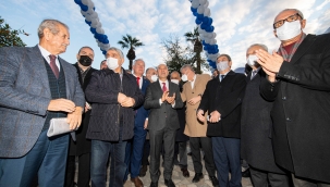 "İzmir'in geleceğini inşa ediyoruz"