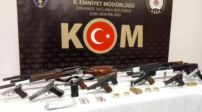 Tırpan operasyonu kapsamında İzmir'de 30 şüpheli gözaltında