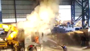 Aliağa'da Kamyon vinç'de çıkan yangın söndürüldü