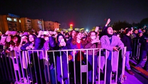 İzmirliler 2022'ye müzikle girdi