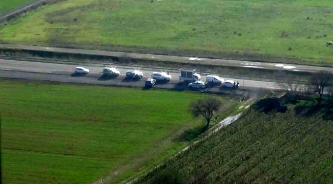 Menemen, Foça ve Aliağa ilçelerinde, helikopterle havadan trafik denetimi gerçekleştirdi.