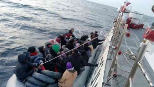 İzmir açıklarında 76 düzensiz göçmen kurtarıldı