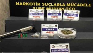 İzmir polisinden torbacılara eş zamanlı operasyon: 2 gözaltı