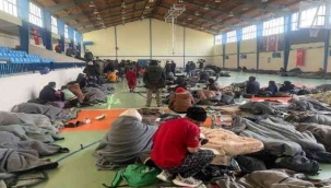 336 düzensiz göçmen yakalandı, 6 şüpheli gözaltında