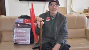 68 yaşında elinde bastonuyla Menemen'den Çanakkale'ye yürüyor