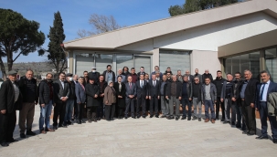 Alevi vatandaşlar için Bergama'da geniş katılımlı toplantı