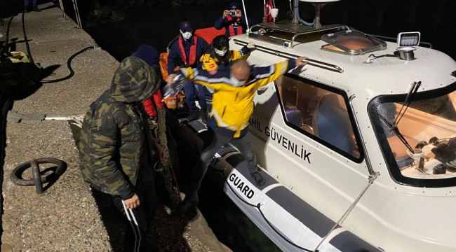 Aliağa'da Teknede rahatsızlanan vatandaşın yardımına Sahil Güvenlik ekipleri yetişti