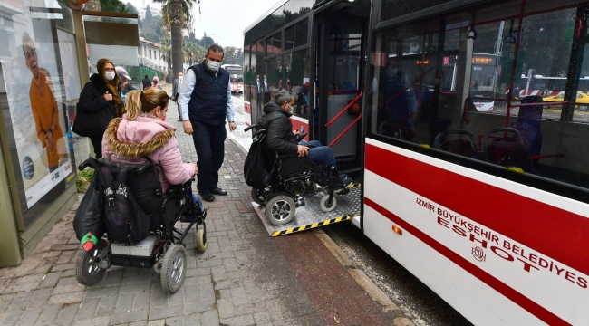 ESHOT otobüslerine tekerlekli sandalye ayarı