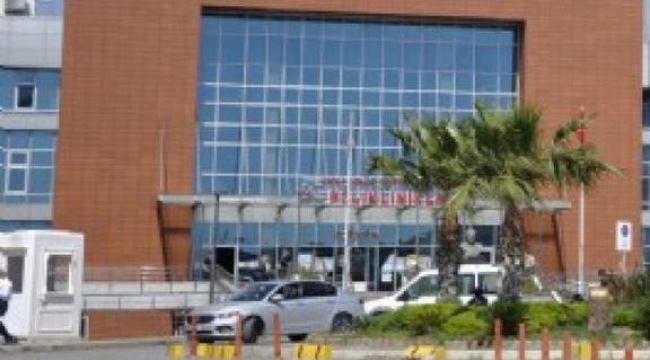  İzmir'de Hastanede 3 kişi, 9 personeli darp etti