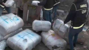 İzmir'de torbacı çiftliğine baskın: Yüklü miktarda uyuşturucu ele geçirildi