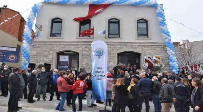 Urla Esnaf ve Sanatkârlar Odası yeni hizmet binası hizmete girdi.