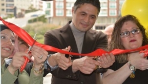 Aliağa'da Sestra Boşnak Börekçisi hizmete açıldı