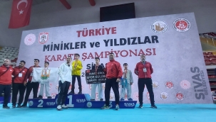  Aliağa' nın Gururu Karateciler Türkiye Şampiyonası'ndan Derece İle Ayrıldı