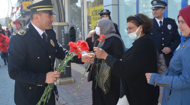 Aliağa Polisinden Anlamlı Kortej