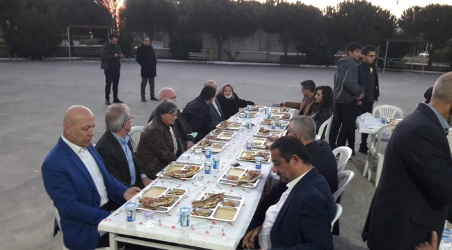 Alp Oğuz Anadolu Lisesinde iftar yemeği