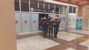 Bergama'da Hurda Demirleri Çalarken Suçüstü Yakalandılar.