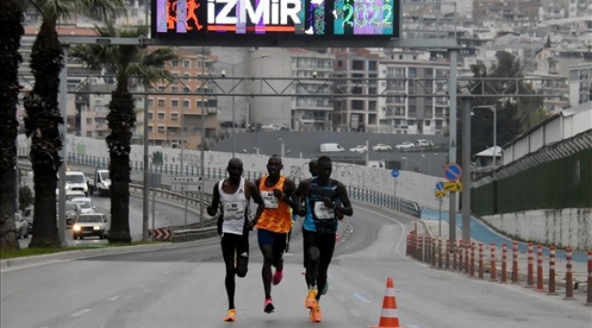 Maraton İzmir'de yeniden rekor