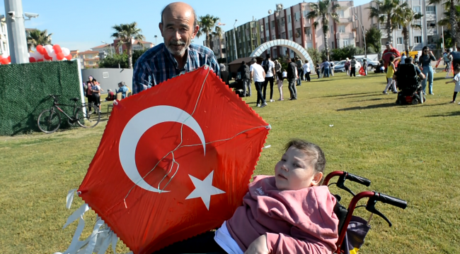 Aliağa 'da  'Harika Kalpler'  Uçurtma  Şenliği