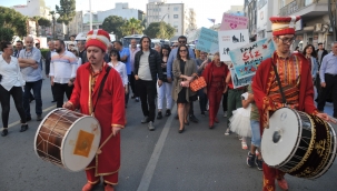 Aliağa'da onlarca kişi Engelliler Haftasında farkındalık için yürüdü