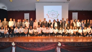 Aliağa'da özel öğrencilerin performansı alkış aldı