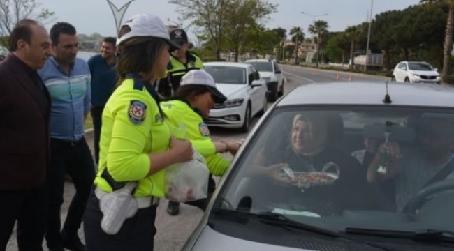 Aliağa polisinden bayramda şok uygulamalar: Aranan 18 şahıs yakalandı